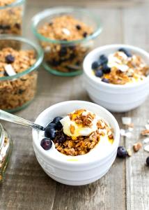 1/2 cup (55 g) Low Fat Berry Blend Granola