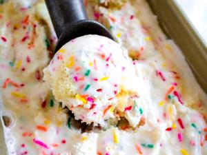 1/2 cup (62 g) Birthday Cake Ice Cream
