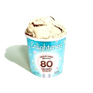 1/2 cup (65 g) Chocolate Almond Macaron