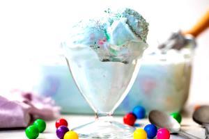 1/2 cup (65 g) Premium Disappearing Bubblegum Ice Cream