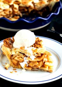 1/2 cup (65 g) Premium Southern Apple Pie Ice Cream