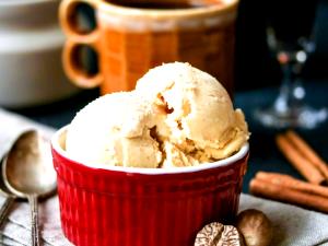 1/2 cup (66 g) Egg Nog Ice Cream