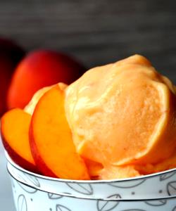 1/2 cup (67 g) Fat Free Peach Frozen Yogurt