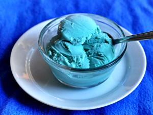 1/2 cup (68 g) Blue Moon Ice Cream