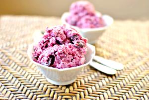 1/2 cup (70 g) Black Cherry Chocolate Chip Frozen Yogurt