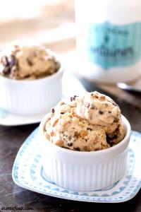 1/2 cup (70 g) Peanut Butter Chocolate Chip Ice Cream