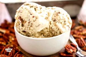 1/2 cup (72 g) Buttered Pecan Ice Cream