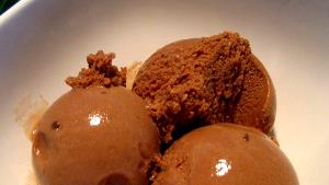 1/2 cup (72 g) Chocolate Frozen Yogurt
