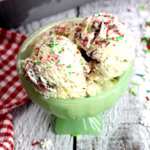1/2 cup (74 g) Christmas Cookies Ice Cream