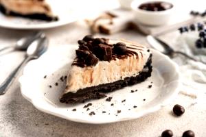 1/2 cup (77 g) Chocolate Mud Pie Ice Cream