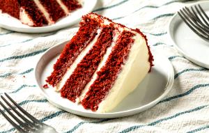 1/2 cup (83 g) Red Velvet Cake Lowfat Frozen Yogurt