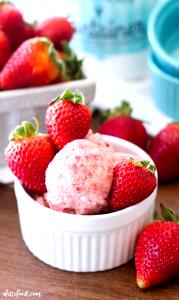 1/2 cup (84 g) Strawberry Banana Frozen Dessert