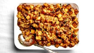 1/2 cup (85 g) Sausage Cornbread Stuffing with Walnuts & Sage