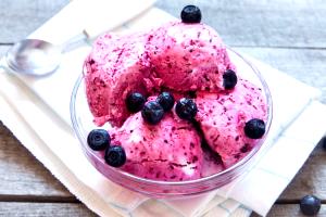 1/2 cup (95 g) Mixed Berry Sorbet