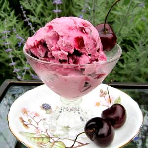 1/2 cup (97 g) Soft Serve Frozen Yogurt - Black Cherry Cheesecake