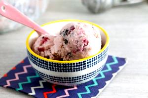 1/2 Cup Ice Cream, Pomegranate Chip