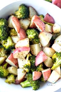 1/2 cup cooked (142 g) Roasted Potatoes with Broccoli & Cheese Sauce