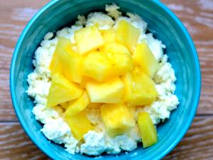 1/2 Cup Cottage Cheese, 4% Mf With Pineapple