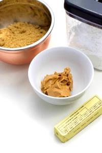 1/2 cup Easy Peanut Butter & Chocolate Eclair Dessert