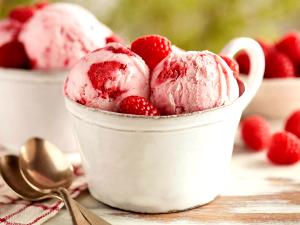 1/2 Cup Frozen Yogurt, Raspberry Swirl
