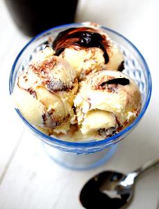 1/2 cup Grand Ice Cream - Fudge Swirl