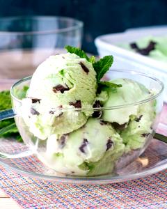 1/2 Cup Mint Chocolate Chip Ice Cream