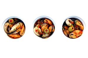 1/2 Cup Mussels, Marinated