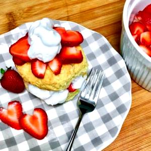 1/2 Cup Nondairy Dessert, Tropic Of Strawberry