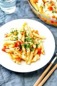 1/2 Cup Penne With Mozzarella & Tomato
