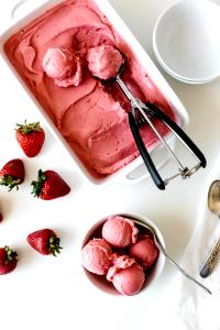 1/2 Cup Soy Frozen Yogurt, Very Strawberry