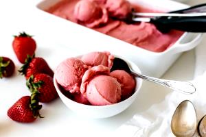 1/2 cup Strawberry Frozen Yogurt