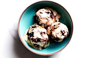 1/2 Cup Tin Roof Sundae Ice Cream