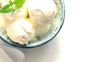1/2 Cup Vanilla Bean Ice Cream
