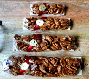 1/2 log (35 g) Pecan Log