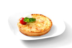 1/2 pizza (106 g) Deep Dish Pizza - Four Cheese