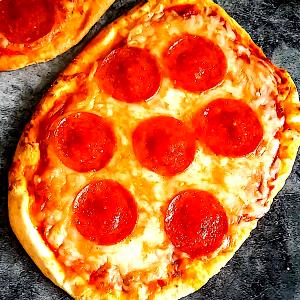 1/2 pizza (156 g) Flatbread Pepperoni Pizza