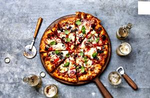 1/2 pizza (5 oz) Traditional Crust Pizza - Supreme Pizza (For One)