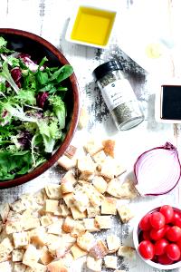 1/2 salad Field Greens Salad (Half)