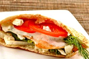 1/2 Sandwich Lemon Pepper Chicken Pita
