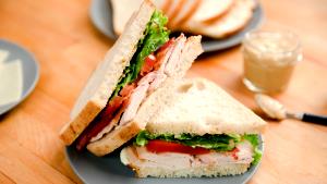 1/2 sandwich Turkey Breast Sandwich (Half)