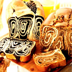 1/2 slice (57 g) Raisin Walnut Povitica