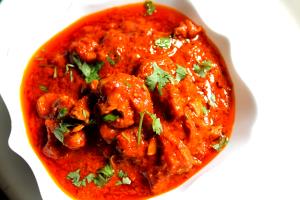 1/2 tray (340 g) Spicy Red Chicken Curry