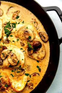1/2 Tray Chicken Marsala Entree, Low Carb