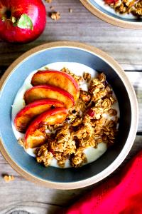 1/3 cup (1 oz) Apple Crisp Granola