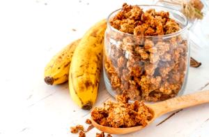 1/3 cup (30 g) Banana Nut Granola
