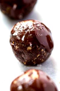 1/3 cup (30 g) Dark Chocolate Quinoa Bites