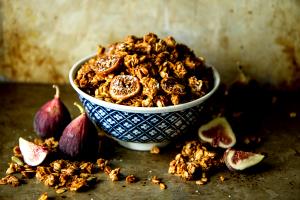 1/3 cup (30 g) Pumpkin Fig Granola