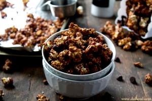 1/3 cup (40 g) Chocolate Covered Caramel Popcorn