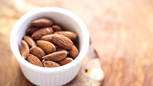 1/3 cup (57 g) Nut & Honey Snack Granola