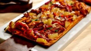 1/3 flatbread (118 g) Chicken Flatbread Southwest Style with BBQ Sauce